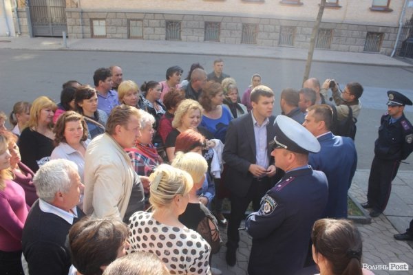 Матері волинських військових не змогли зустрітися з Порошенком. ФОТО. ВІДЕО