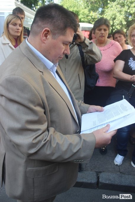 Матері волинських військових не змогли зустрітися з Порошенком. ФОТО. ВІДЕО