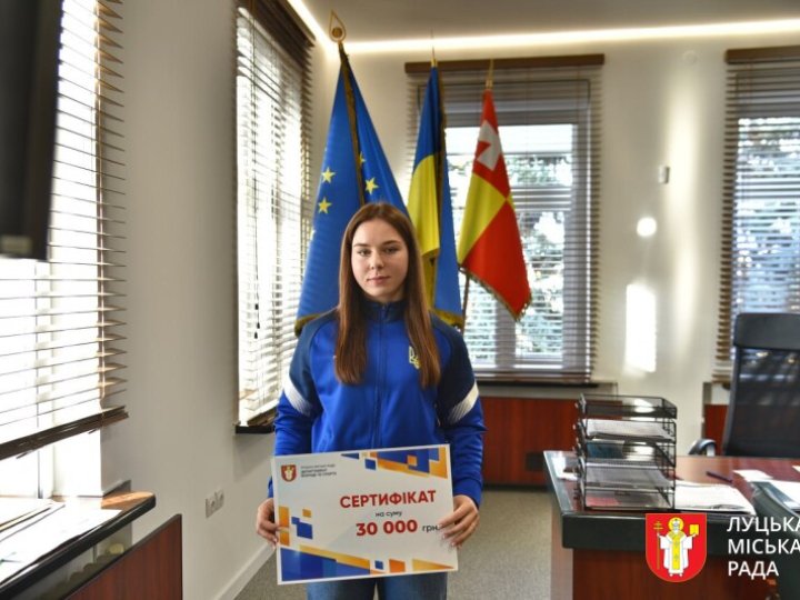 Здобула три медалі на чемпіонаті Європи: у Луцьку важкоатлетка отримала грошову винагороду