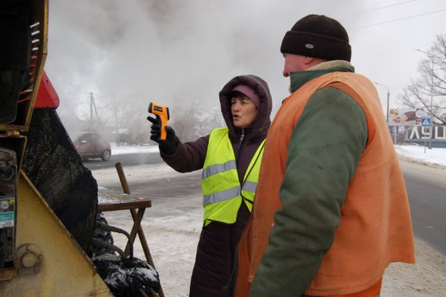 На Волині протестували нову технологію ремонту доріг. ФОТО