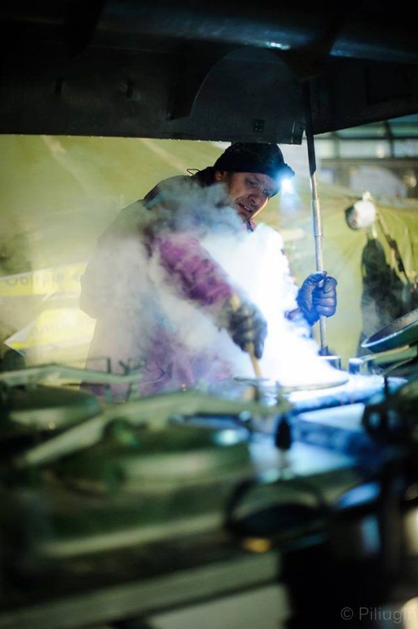 Євромайдан за півгодини до знесення. ФОТО