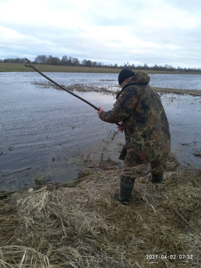 Небайдужі «здали» браконьєрів, які ловили рибу на Стиру у Луцьку