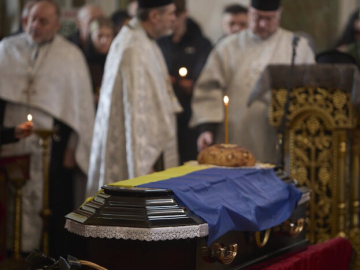 Останній бій прийняв на Донеччині: у Луцьку попрощалися з Героєм Олексієм Федоренком