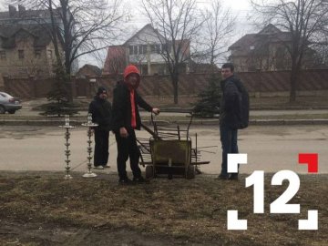 У Луцьку з каплички вкрали церковні підсвічники 