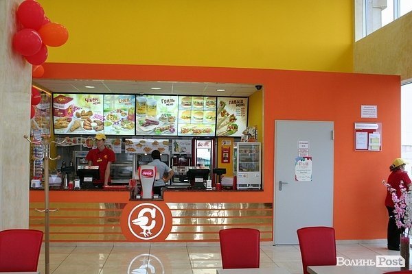 «На майдані коло церкви революція іде». Смачного і теплого Луцька!