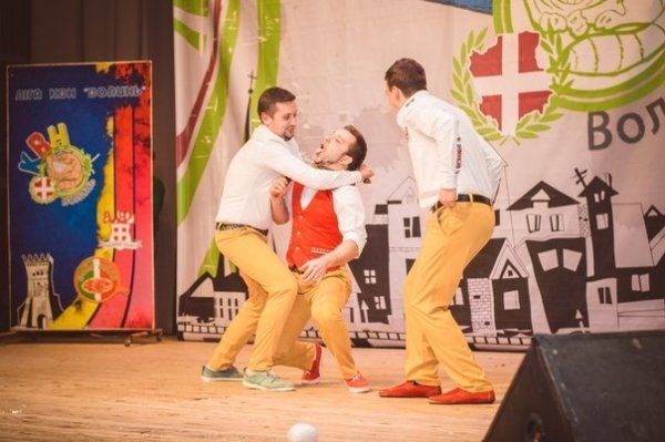 «Отдихаєм вмєстє» - переможці нового сезону КВН у Луцьку. ФОТО