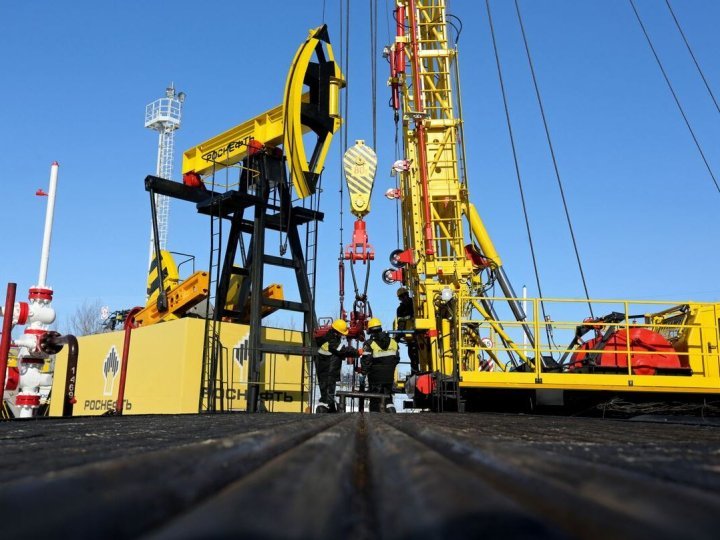 Поставки російської нафти зменшилися на тлі погодних умов та санкцій