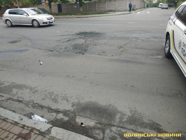 Збив мотоцикліста з пасажиром та втік: поліція розшукує водія порушника