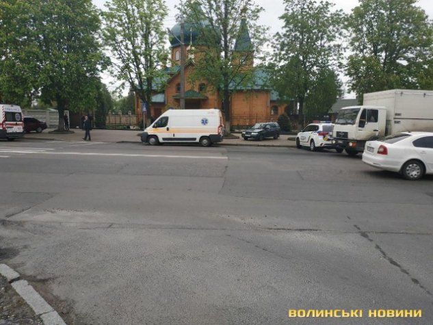 Збив мотоцикліста з пасажиром та втік: поліція розшукує водія порушника