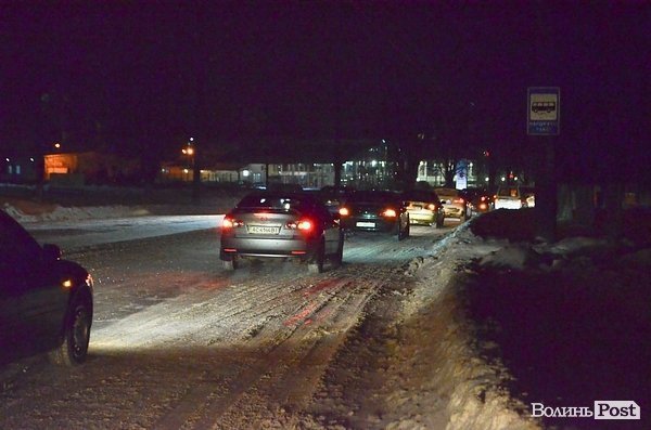 Луцький автомайдан зібрав 20 авто. ФОТО