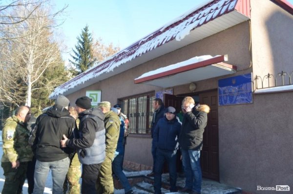 Волинські активісти завітали до найбагатших декларантів