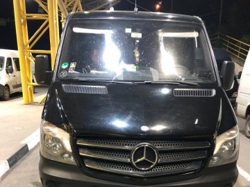 Волинянин намагався виїхати в Польщу на краденому бусі «Mercedes»
