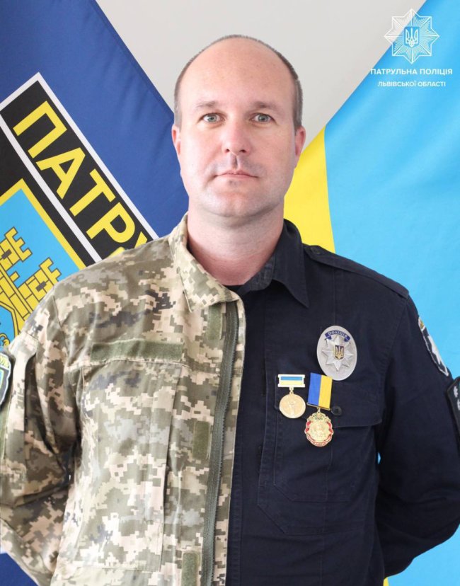 Поліцейський, що малює ікони: Роман Хмеляр з Волині відкрив персональну виставку на Закарпатті