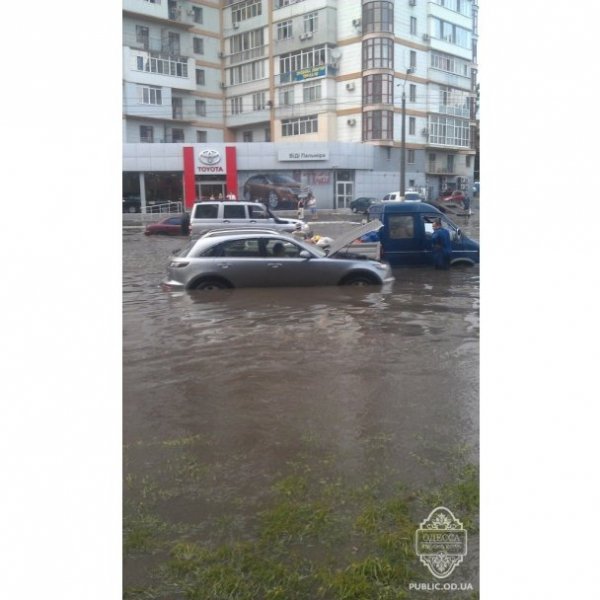 Одесу затоплює три дні поспіль. ФОТО