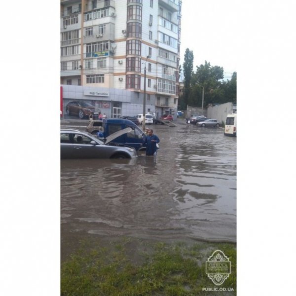 Одесу затоплює три дні поспіль. ФОТО