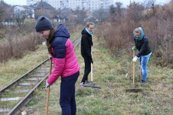 У Луцьку прибирали Сапалаївку. ФОТО