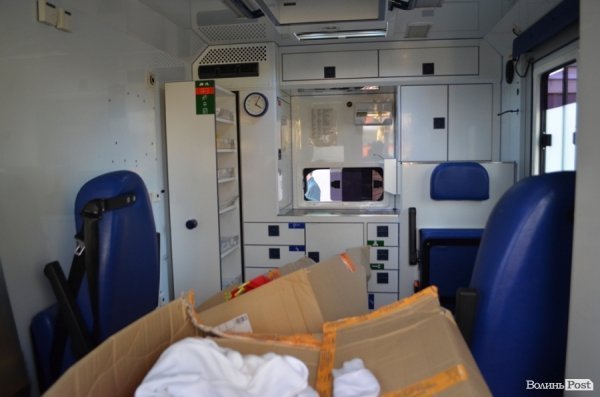 Луцький  госпіталь отримав реанімобіль для перевезення поранених. ФОТО