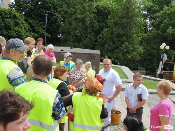 Перед початком роботи працівники поспілкувалися із співвласником підприємства