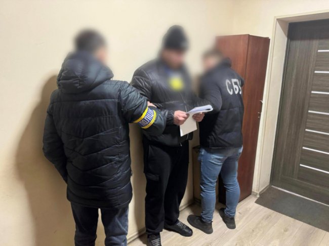 Затримали двох лучан, які постачали психотропи до країн ЄС: один з них погрожував заподіяти собі шкоду на очах у дітей