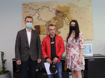 Дитині-сироті з Волині придбали квартиру