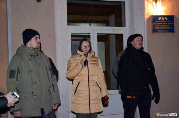 Вогонь та пам'ять: Маневичами пройшла смолоскипна хода на честь Героя