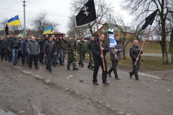 Як Нововолинськ поховав Героя Майдану. ФОТО