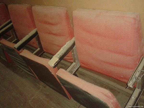 Як ремонтують колишній луцький кінотеатр. ФОТО