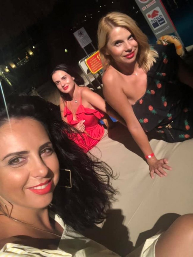 Луцька телеведуча поділилася спекотними фото з екзотичного відпочинку