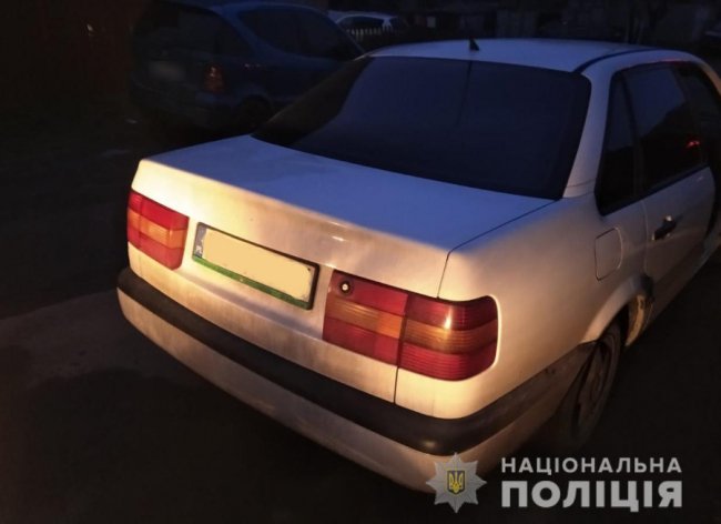 У Ковелі патрульні затримали авто зі зброєю та набоями. ФОТО 