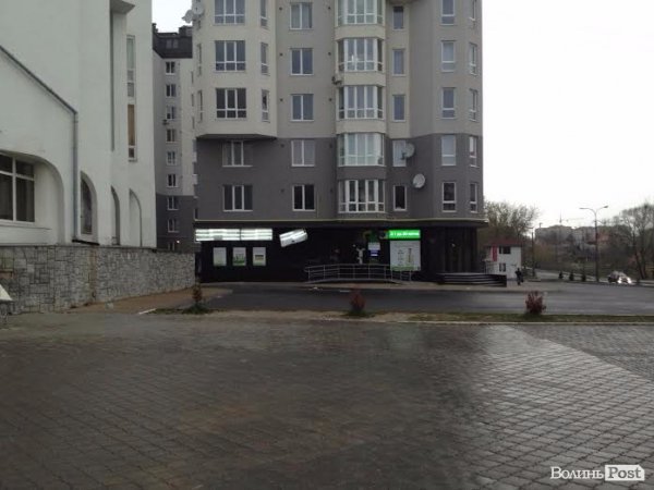 Поривчастий вітер в Луцьку не пройшов без наслідків