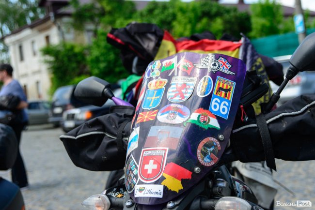 Леді на мотоциклах: у Луцьк приїхали байкерки з декількох країн. ФОТО