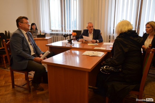 Збудуйте садок і зробіть дорогу: як Савченко приймав громадян. ФОТО