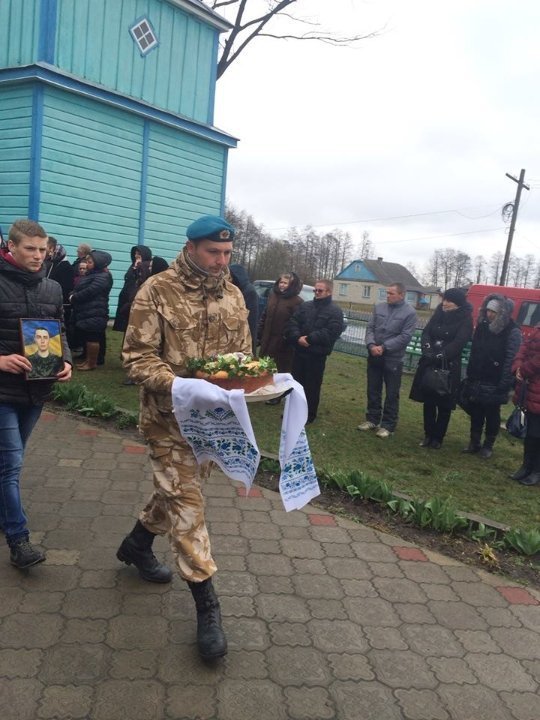 На Волині попрощалися із загиблим бійцем. ФОТО