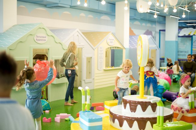 «Супер літній табір» у розважальному центрі «Промінь»*