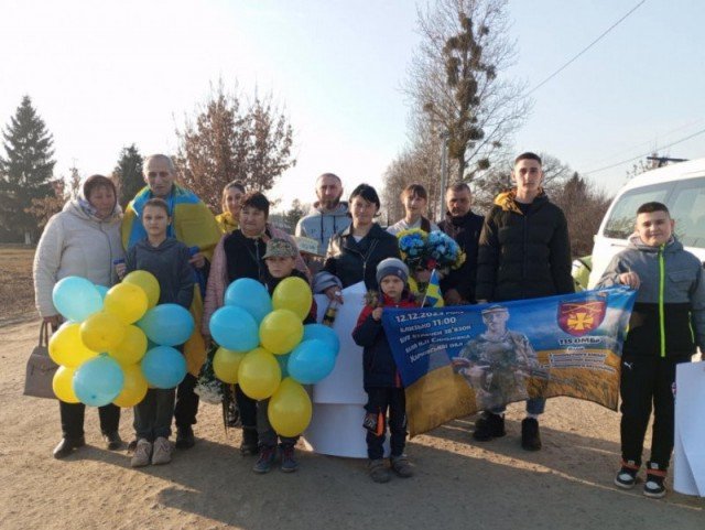 На Волині зустріли звільненого з російського полону воїна Віталія Войтовича