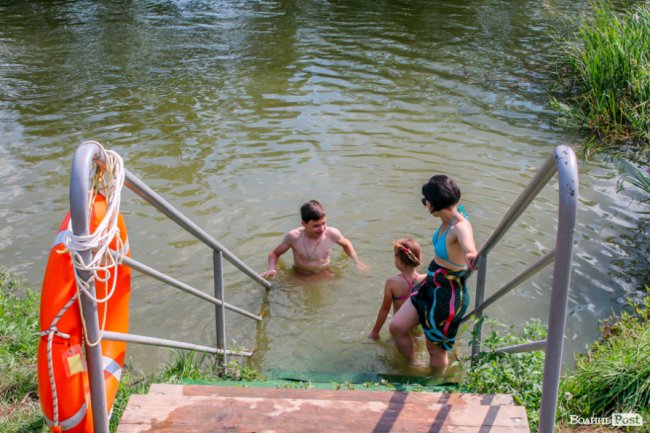 Стир, фонтани і вуличні душі: як у Луцьку рятуються від спеки. ФОТО