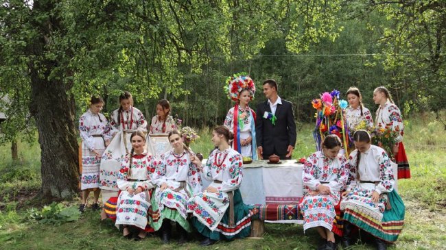 На Волині відтворили весілля за фотографією 1959 року