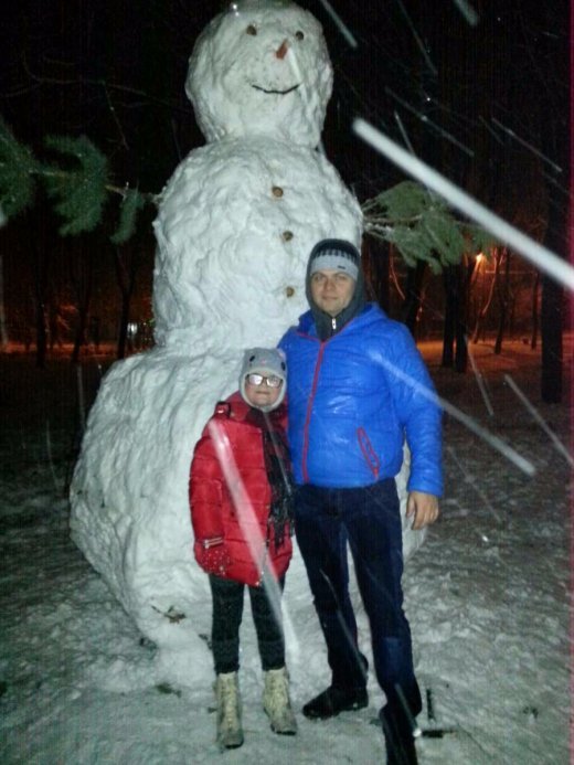 «Сніговий рекорд?» У Луцьку зліпили сніговика висотою понад 3 метри