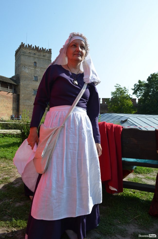 Середньовічна костюмерна: як у Луцьку жінок «перетворювали» на шляхетних міщанок