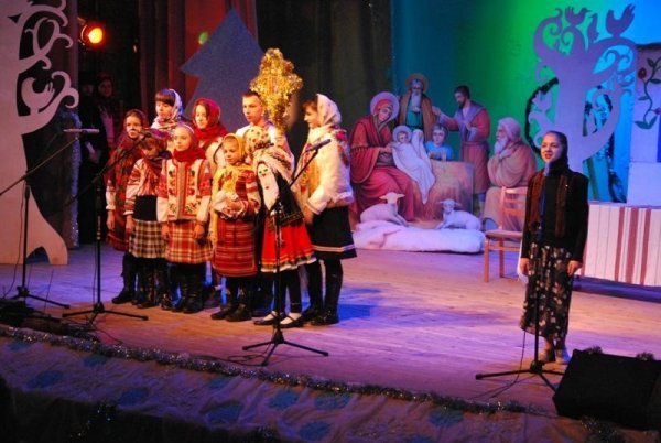 Священики влаштували обездоленим дітям свято. ФОТО