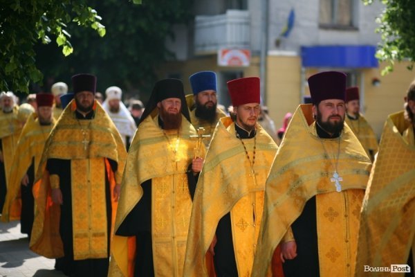 Миколая Чудотворця у Луцьку вшанували хресною ходою. ФОТО 