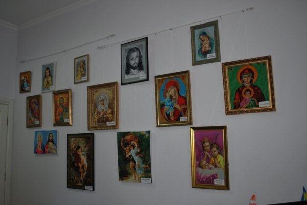 У Луцьку – виставка вишитих ікон. ФОТО