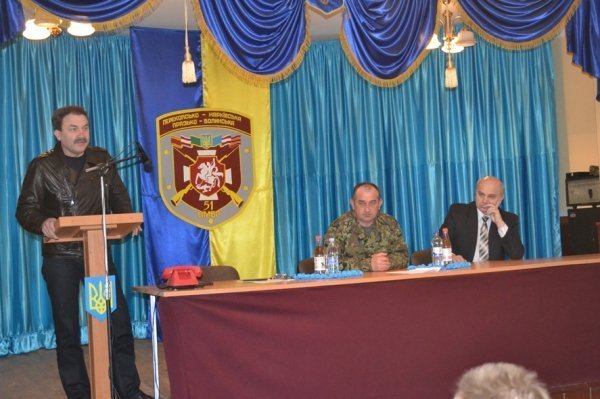 Волинські чиновники побували в армії. ФОТО