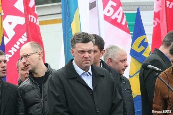 «Вставай, Україно» у Луцьку: обличчя протесту. ФОТО