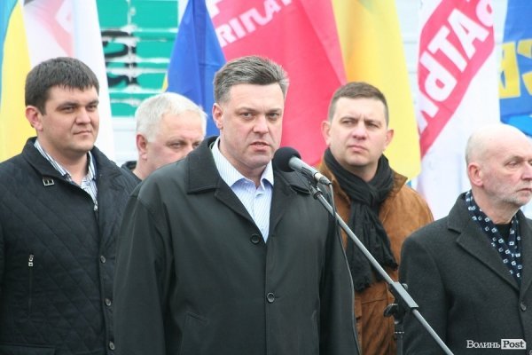 «Вставай, Україно» у Луцьку: обличчя протесту. ФОТО