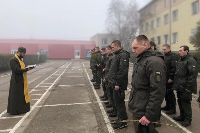 Луцькі нацгвардійці освятили вербу. ФОТО
