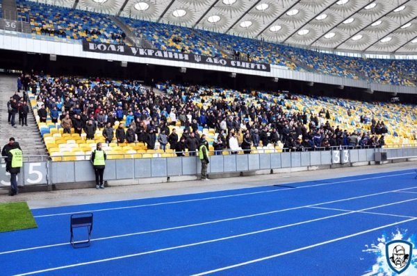 Матч єдності: ультрас зіграли заради України. ФОТО. ВІДЕО