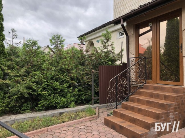 У місті на Волині мешканці будинку перекрили вхід на загальне горище і 12 років не пускають туди сусідів