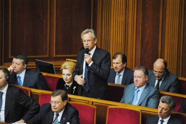 Івахів ‒ міністру: як можна підтримувати родинні ферми і не знати, скільки їх? 