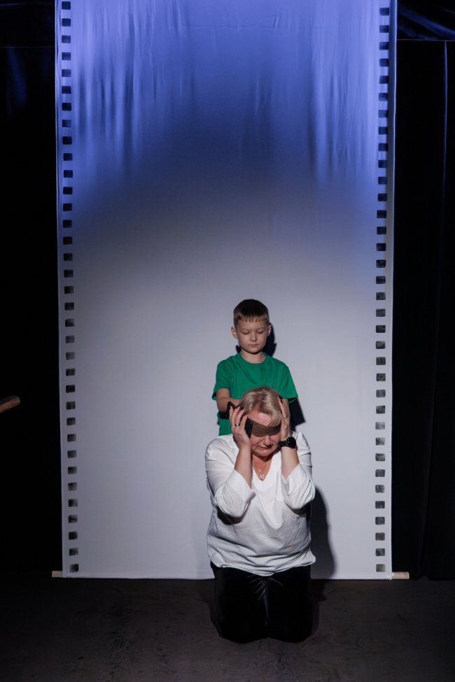 Материнська відвага та сила чекання: театральний анонс у Луцьку на 28 січня – 1 лютого